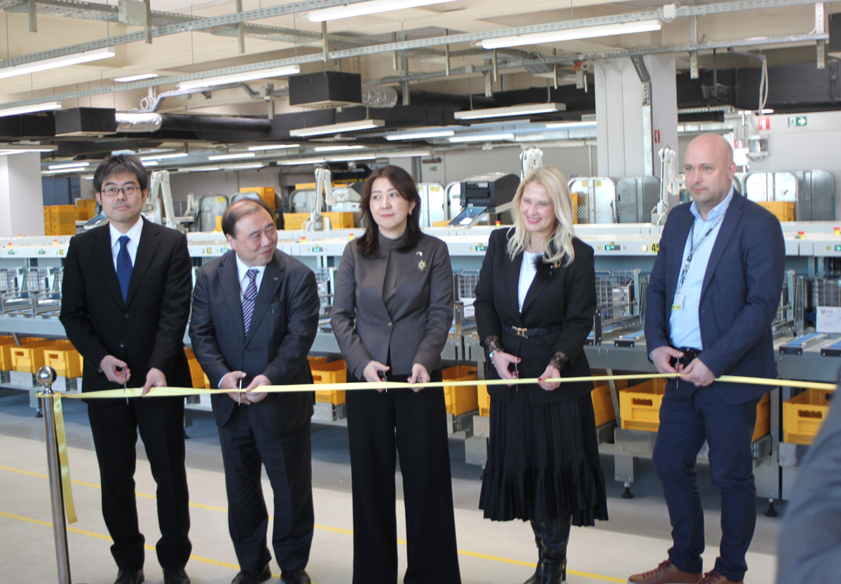 Prerez traku ob slovesni predaji dveh novih MMS naprav v Pošti Slovenije